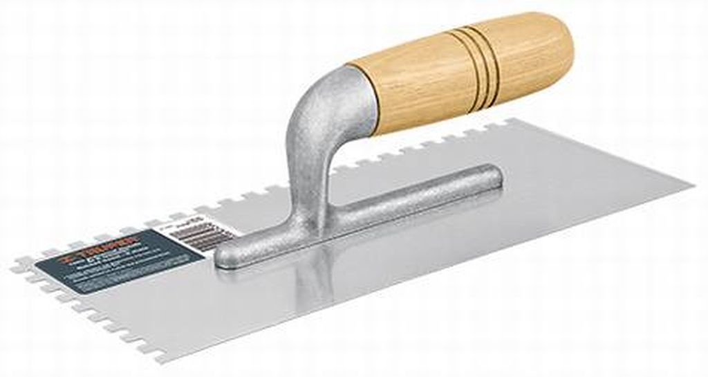 Llana 11' dentado cuadrado 1/4', 6 remaches, mango madera LLM-6C, 15410